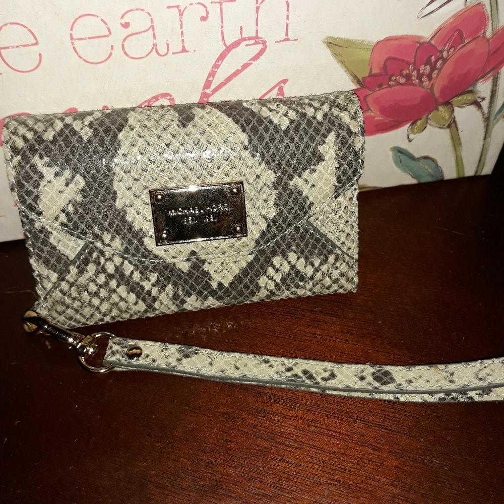NWOT Michael Kors phone case wallet